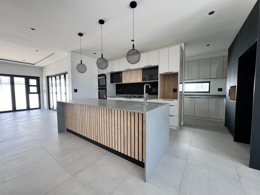 4 Bedroom Property for Sale in Sandown Western Cape